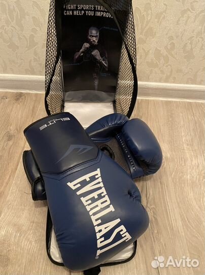 Боксерские перчатки 14 новые