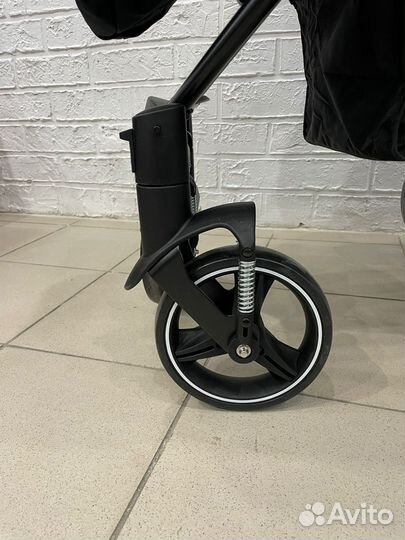 Коляска прогулочная