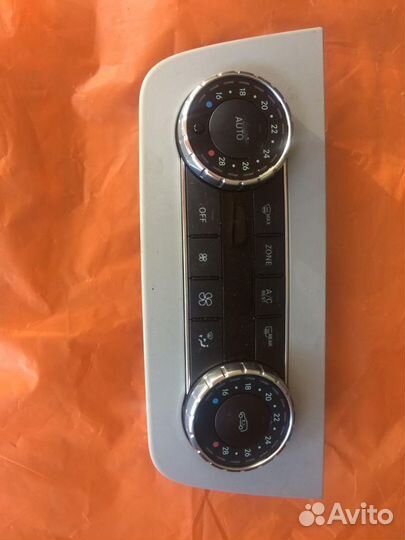 Блок управления климатом x166