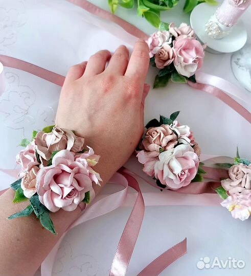 Браслеты для подружек невесты и бутоньерки