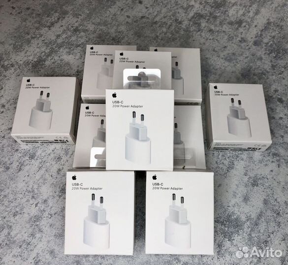 Блок быстрой зарядки на iPhone 20w