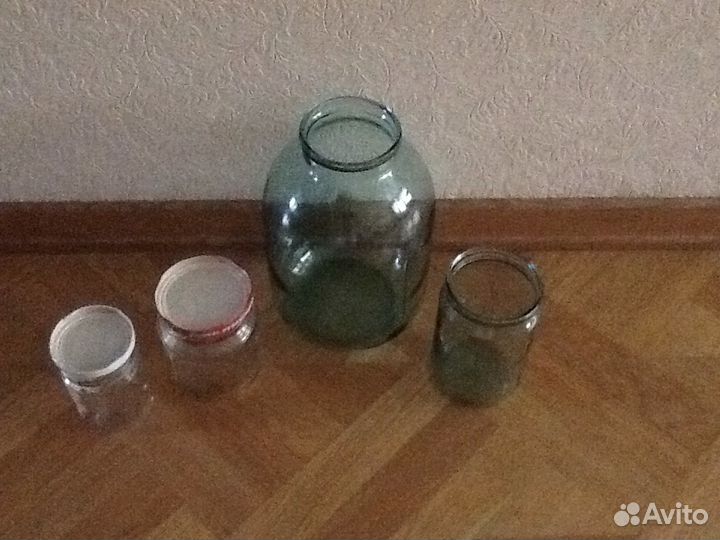 Стеклянные банки различного объёма