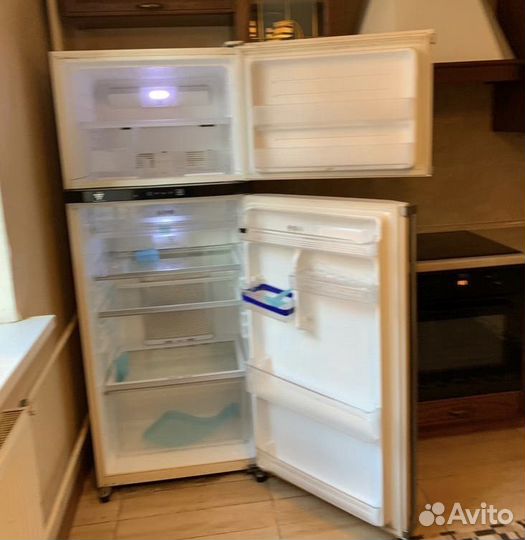 Холодильник б/у sj-pt481r