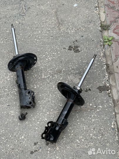 Передние стойки toyota camry 40
