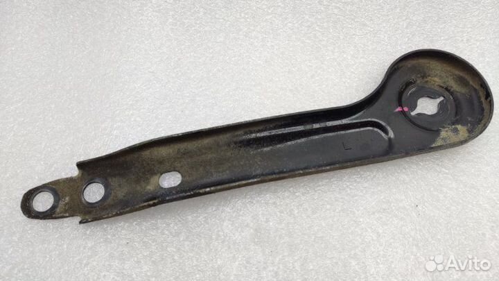 Кронштейн подрамника задний левый Kia K5 DL3 G4KN