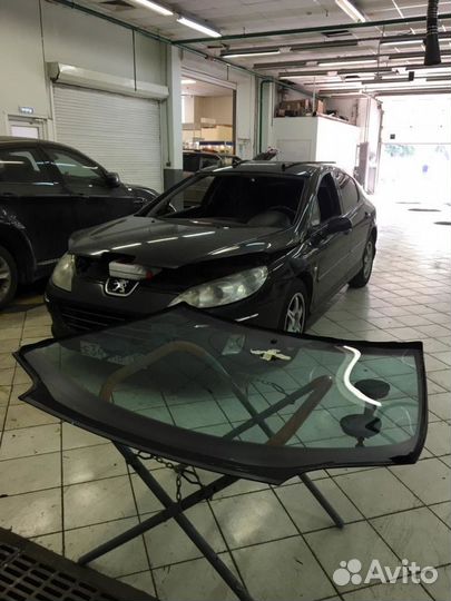 Лобовое стекло на Пежо 407