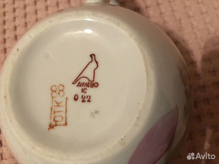 Заварочный чайник, сахарница, кофейные чашки