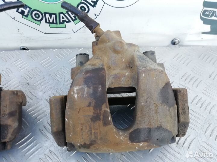 Суппорт тормозной передний Ford Focus 2 2009г