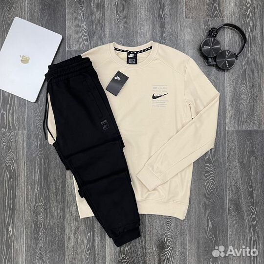 Спортивный костюм Nike