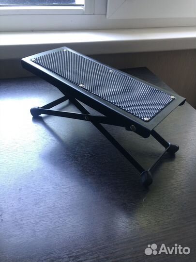 Подставка под ногу гитариста