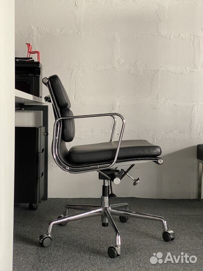 Кресло Eames Soft Pad Office Chair EA 217