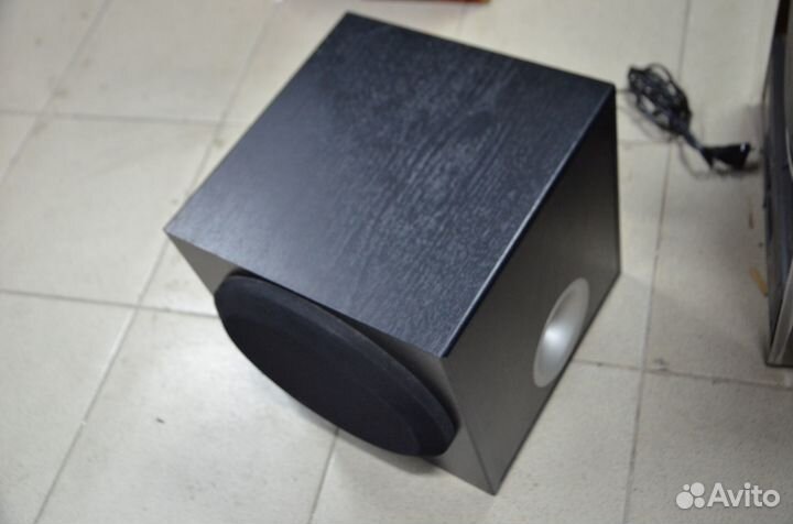 Сабвуфер активный Yamaha YST-SW40