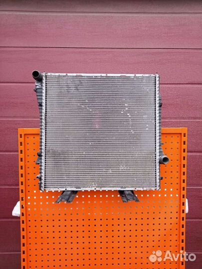 Радиатор BMW