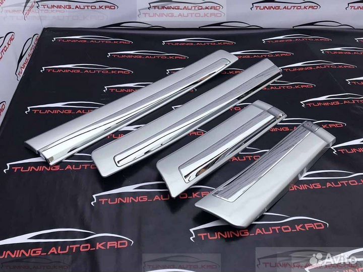 Молдинги дверей Toyota Land Cruiser 200 E9570