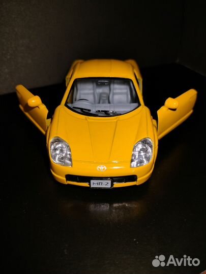 Машинка металлическая Toyota MR-2