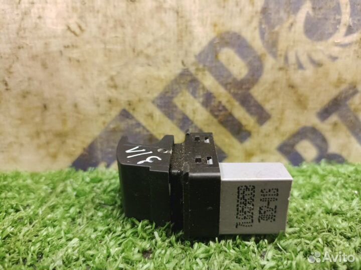 Кнопка стеклоподъемника задняя левая Volkswagen