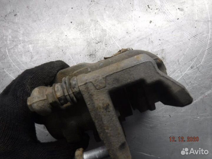 Суппорт передний левый Лада Largus K4M 2013