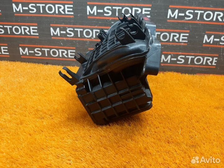 Коллектор впускной Volkswagen Passat B7 caxa 2012