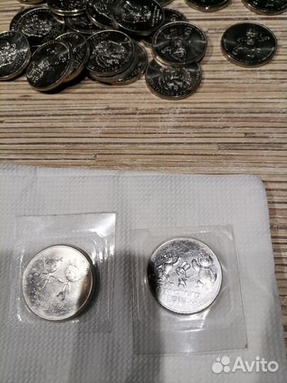 Монета значок