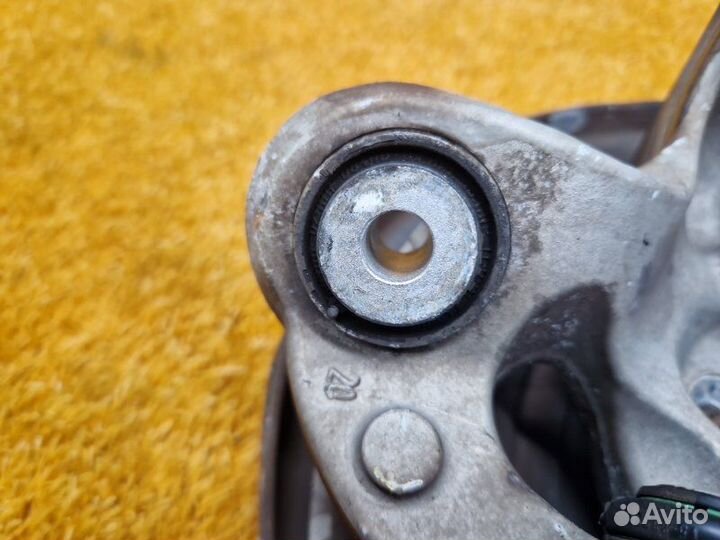 Кулак поворотный задний правый Mercedes-Benz