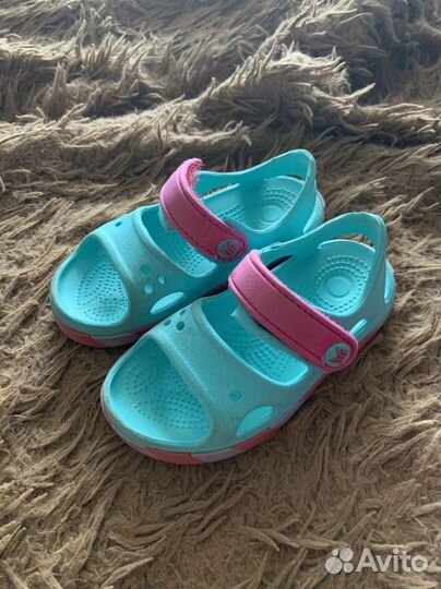 Сандалии для девочки