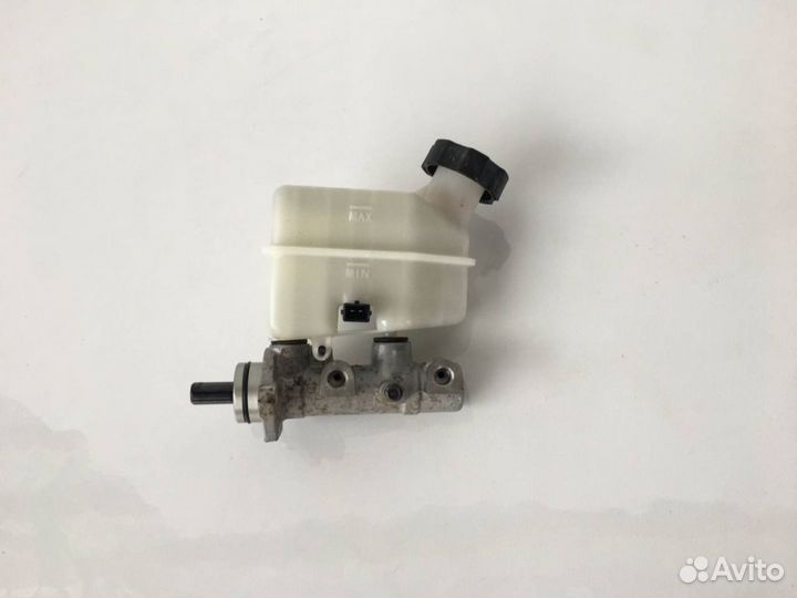 Главный тормозной цилиндр Kia Sportage 2, G4GC,2л