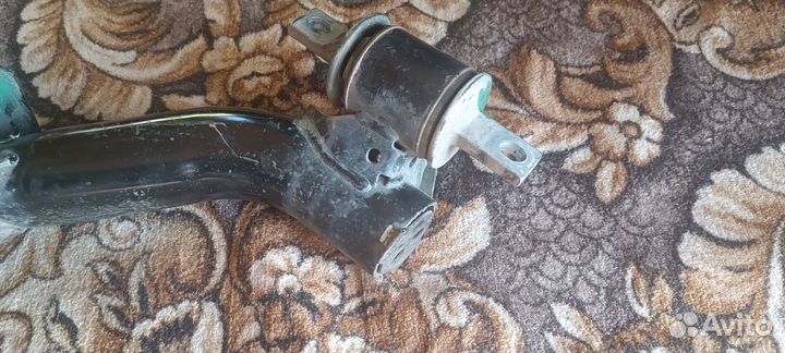 Задний правый нижний рычаг. Хонда cr-v Real BR