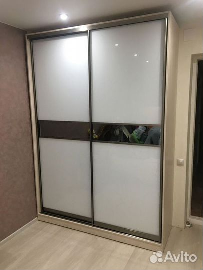 Шкаф купе с зеркалом