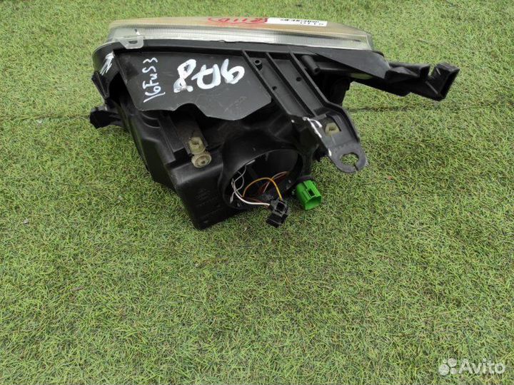 Фара передняя правая Ford Fusion хетчбек 2002-2005