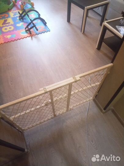 Evenflo (США) Ворота безопасности Position & Lock