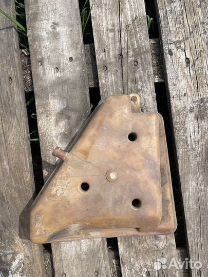 Расширительный бачок Москвич 2141