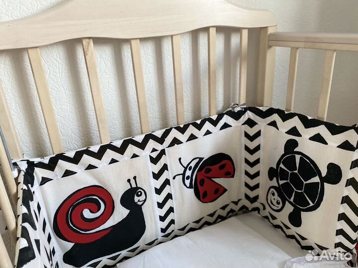 Бортик в кроватку, развивающее панно