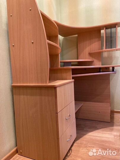 Компьютерный стол