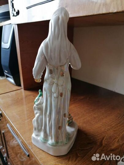 Фарфоровые статуэтки и фигурки лфз