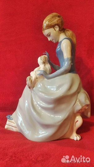 Фарфоровая статуэтка, Royal Dux