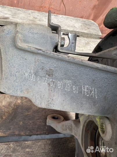 Кулак поворотный Skoda Octavia A5 1.8-2.0