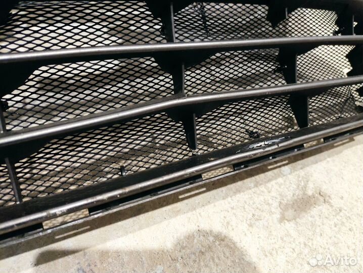 Решётка радиатора не целая Lexus RX 2015