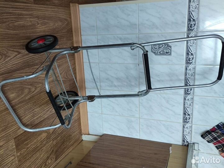 Тележка хозяйственная на колесах