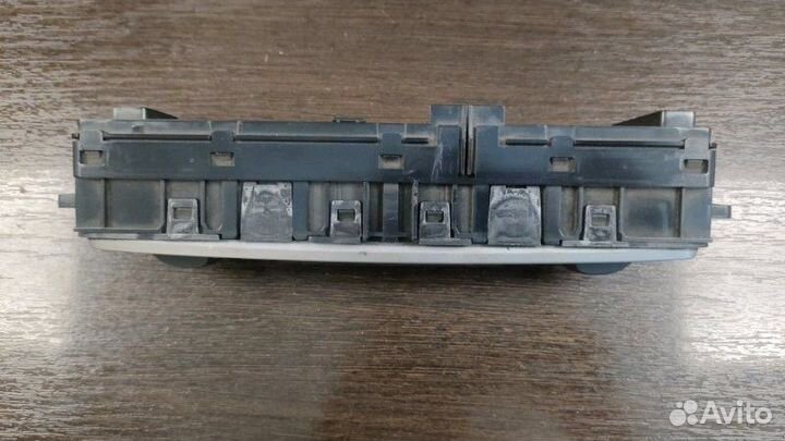 Блок управления климатом Renault Fluence
