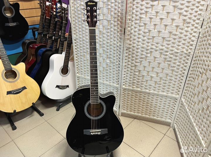 Акустическая гитара