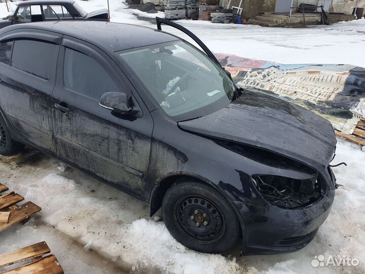 Skoda Octavia 1.6 МТ, 2013, битый, 143 000 км