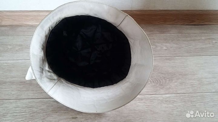 Кожаная шляпка