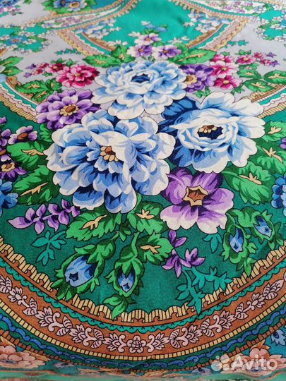 Павлопосадский платок (шаль)