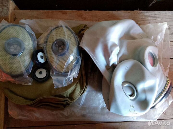 Противогазы новые