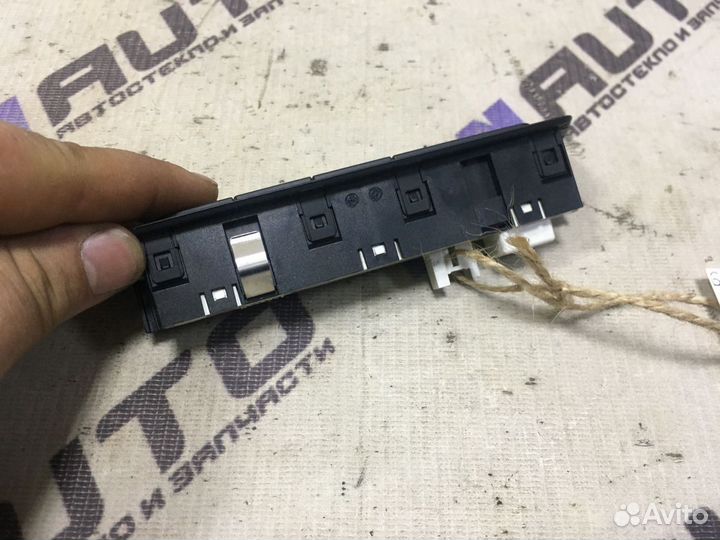 Блок кнопок бмв 730D F01 седан, дизель