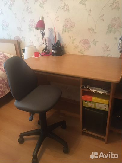 Компьютерный стол, стеллаж