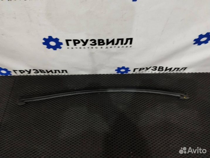 Уплотнитель стекла двери передний левый Volvo FH4