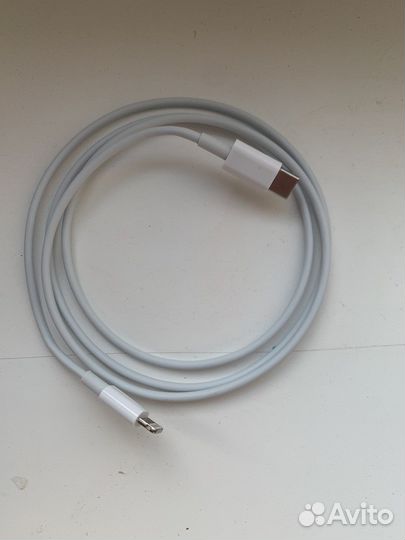 Зарядка на iPhone оригинал
