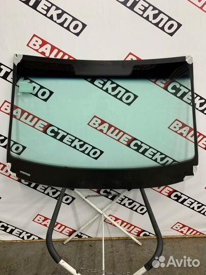 Лобовое стекло Volkswagen Touran