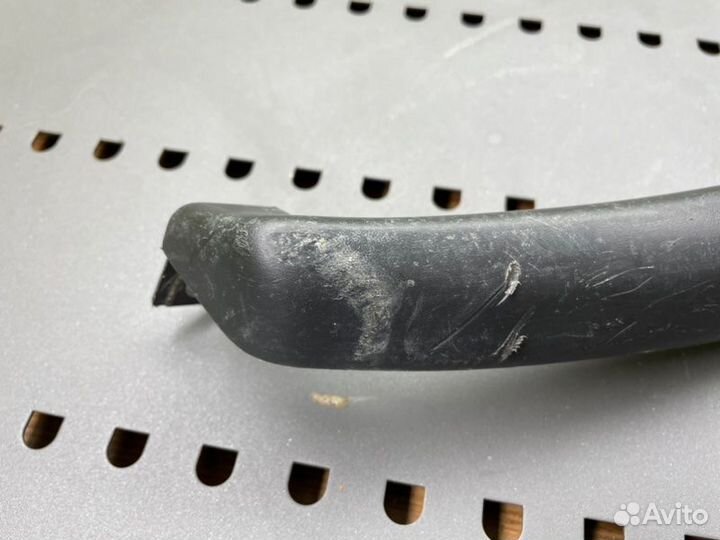 Накладка кузова задняя правая Mitsubishi L200 4